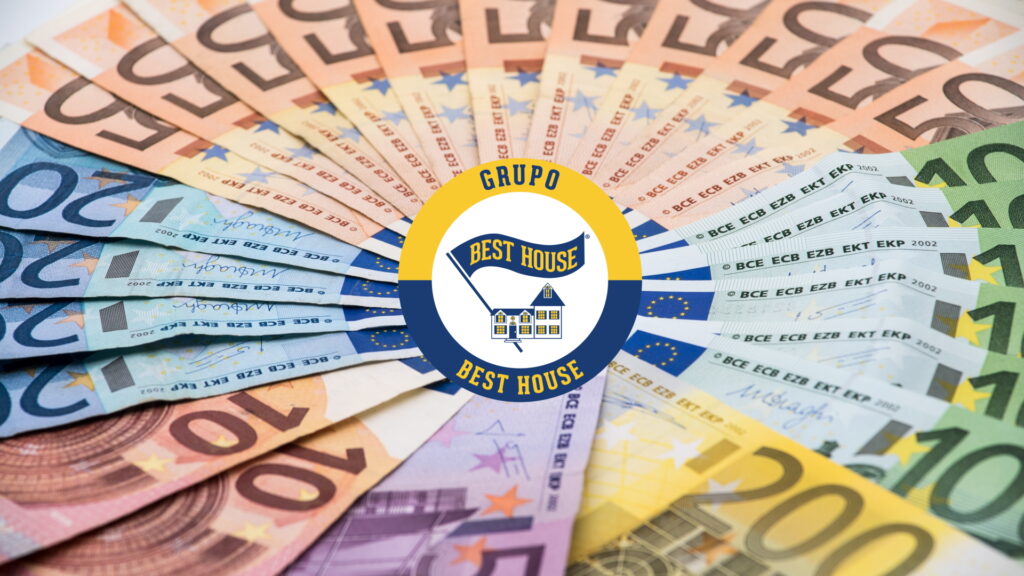 BEST HOUSE explica: Operaciones Inmobiliarias con Dinero en Efectivo – Beneficios, Riesgos y Consideraciones